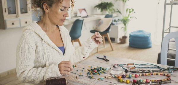 Anna Velazia et la magie des bijoux lithothérapie