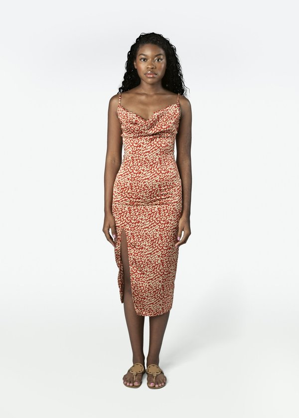 Découvrez le charme de la robe satin